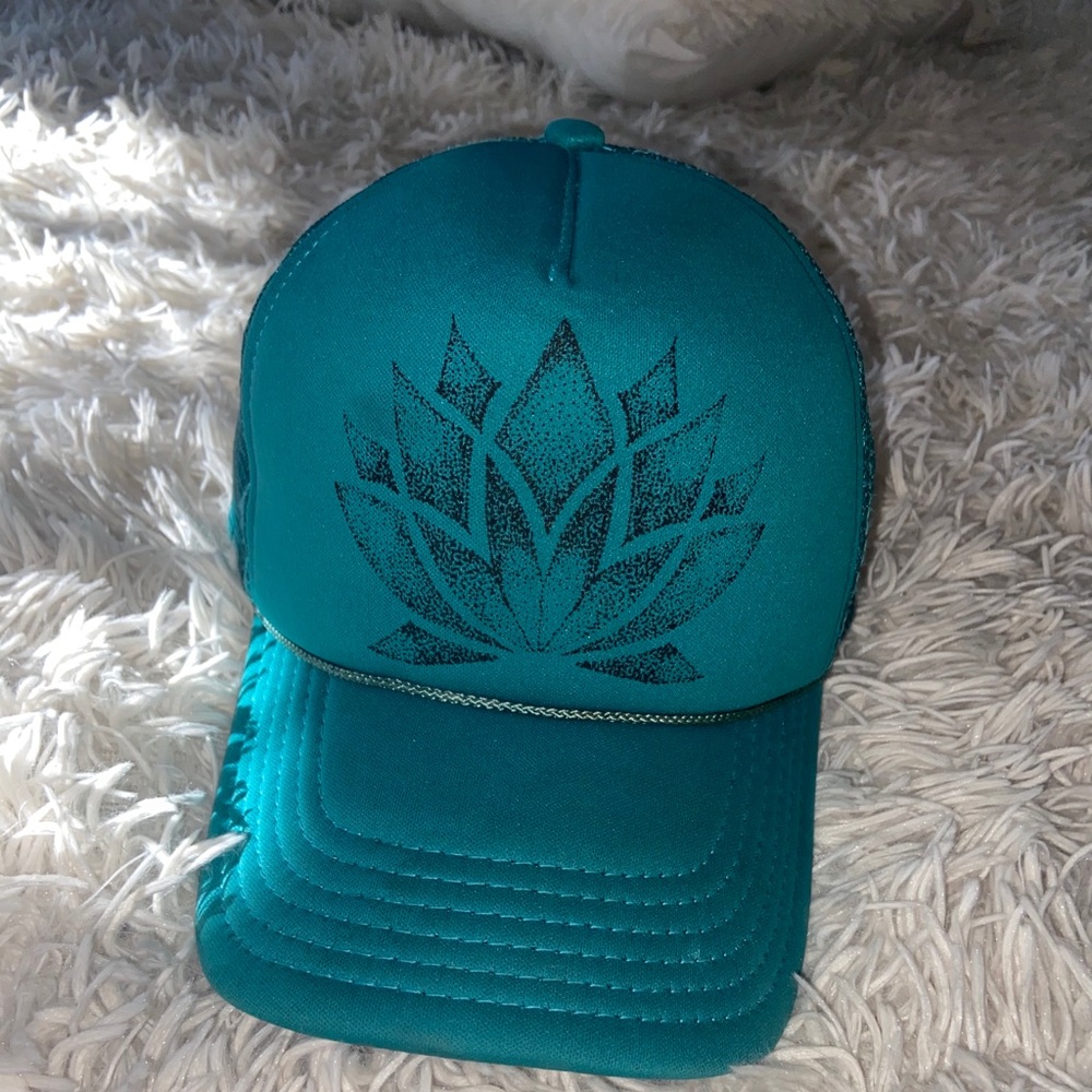 O’Neill lotus hat